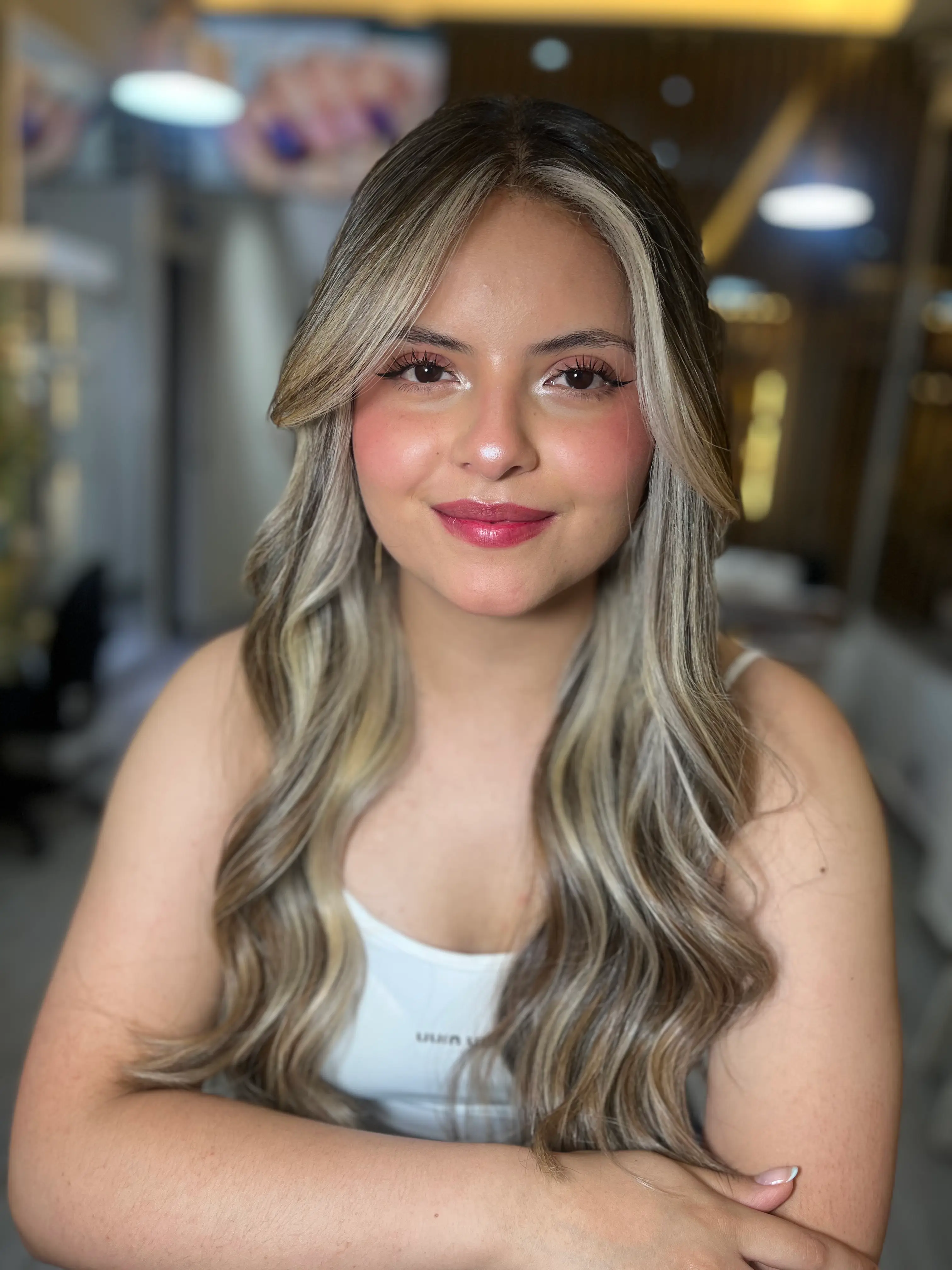Resultado de corte, color y peinados en Making Blonde