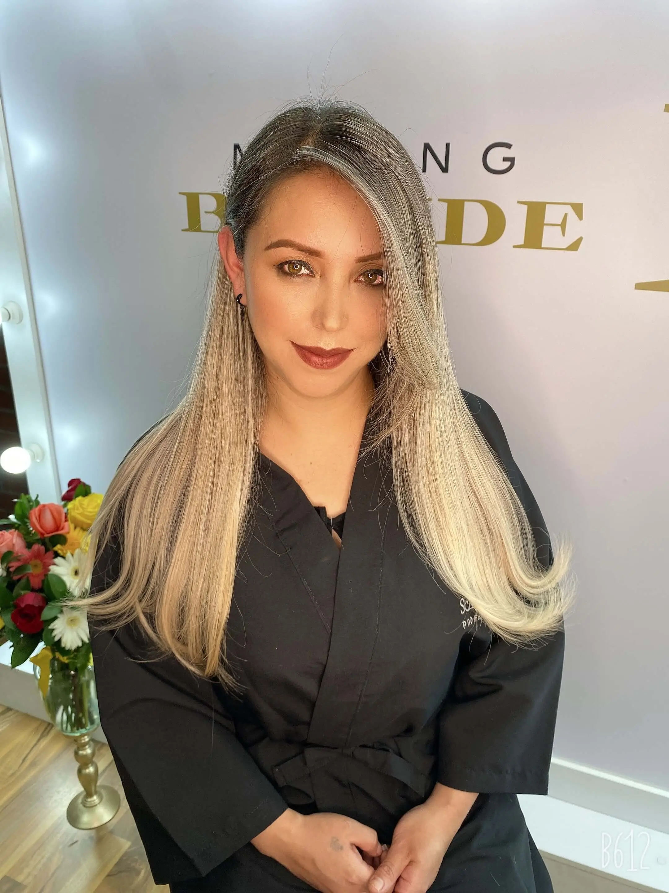 Resultado de corte, color y peinados en Making Blonde