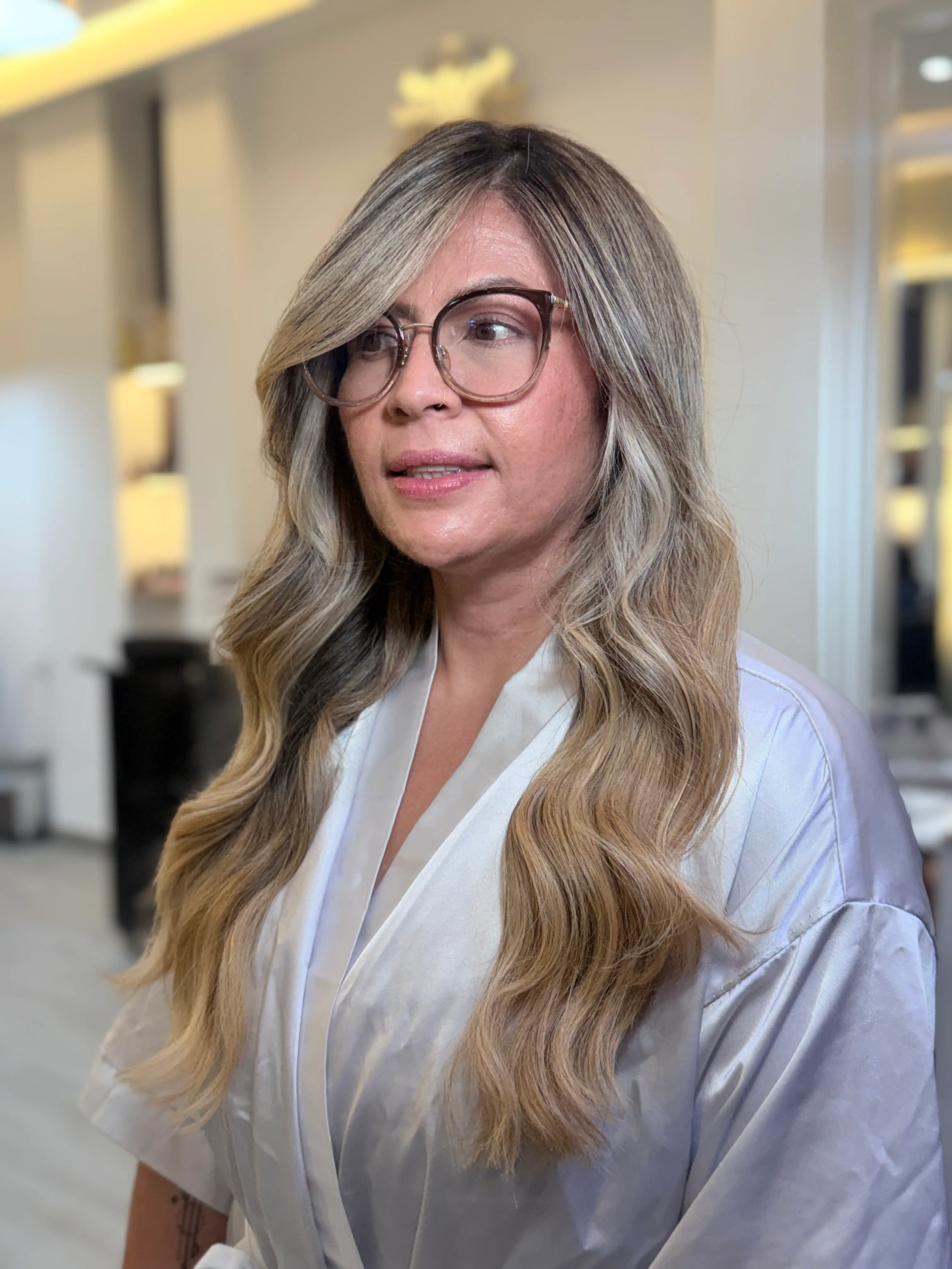 Resultado de corte, color y peinados en Making Blonde