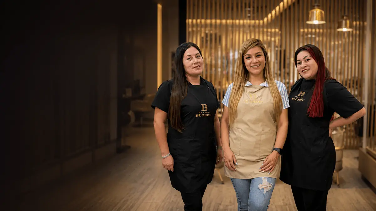 Equipo profesional de Making Blonde, salón de belleza en Bogotá